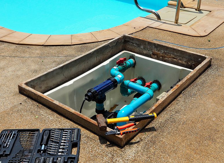 Open pool equipment compartment